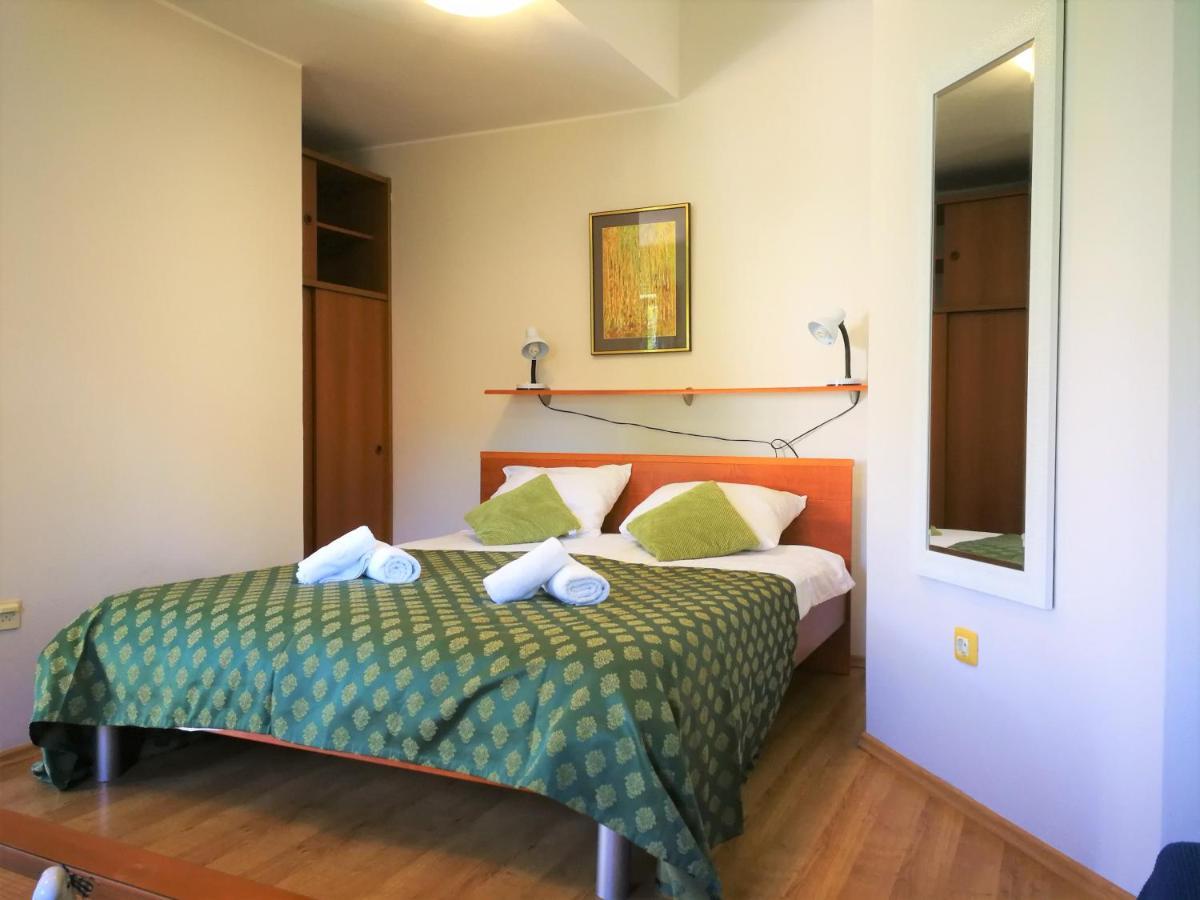 Apartments Bilic With Garden & Swimming Pool - 50M From The Beach Pjescana Uvala Exteriér fotografie
