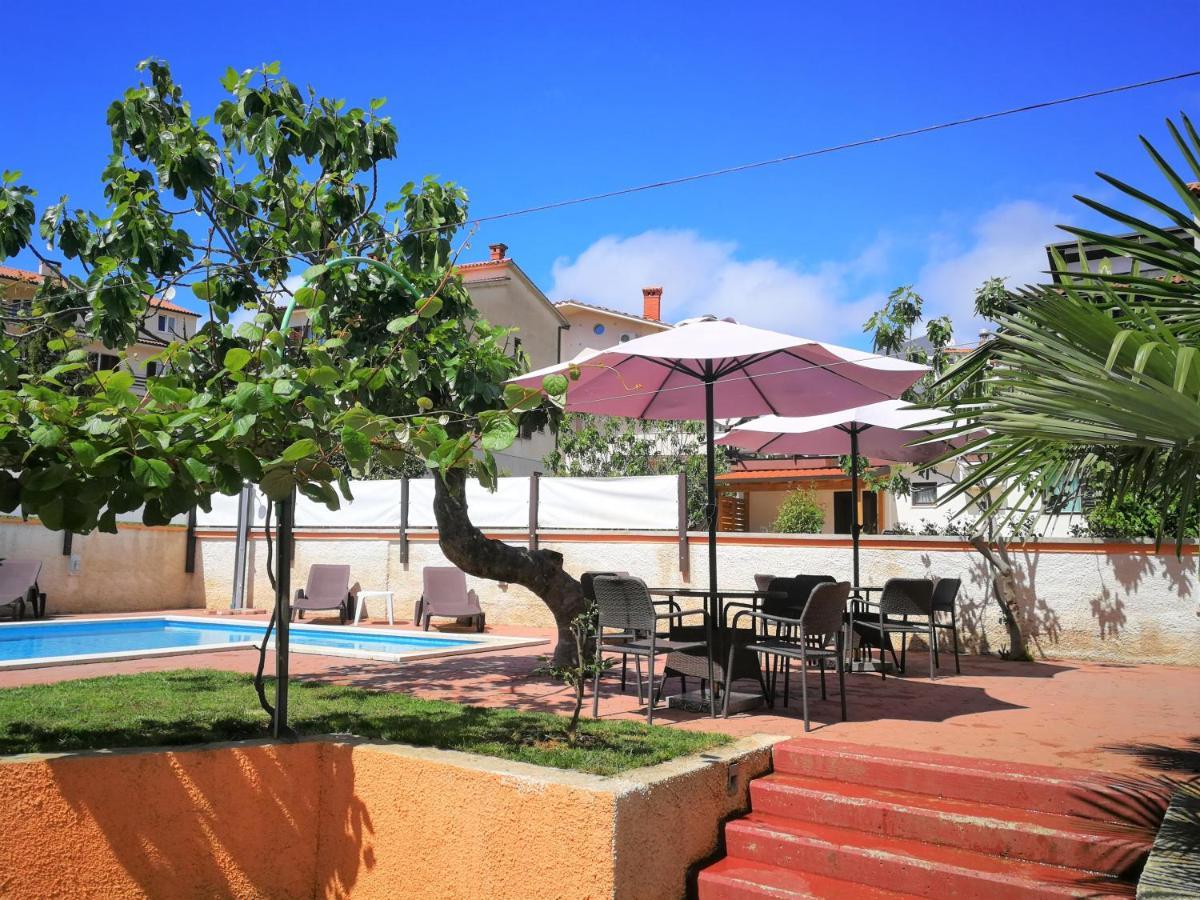 Apartments Bilic With Garden & Swimming Pool - 50M From The Beach Pjescana Uvala Exteriér fotografie