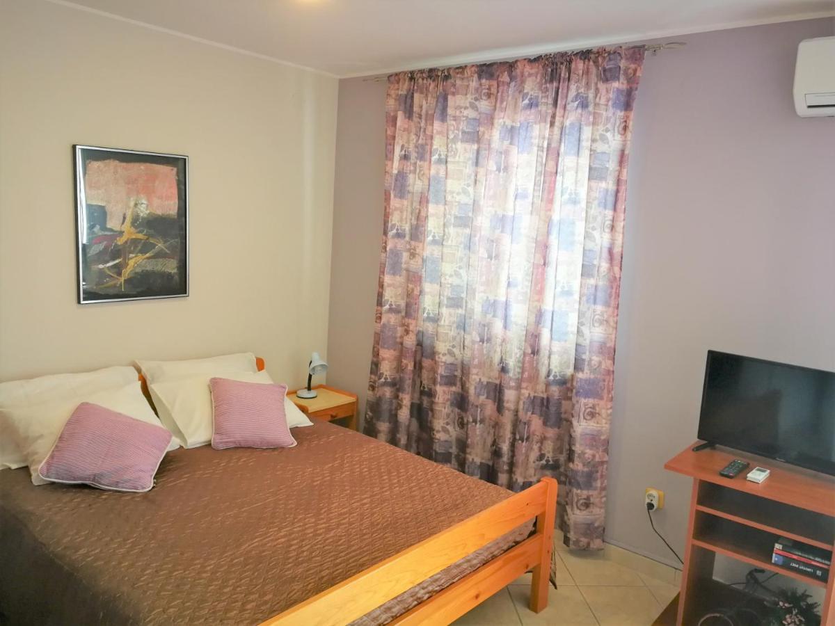 Apartments Bilic With Garden & Swimming Pool - 50M From The Beach Pjescana Uvala Exteriér fotografie
