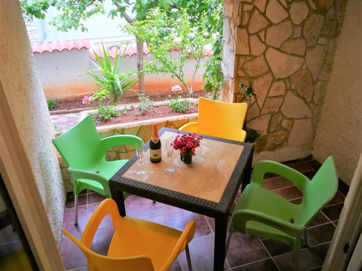 Apartments Bilic With Garden & Swimming Pool - 50M From The Beach Pjescana Uvala Exteriér fotografie