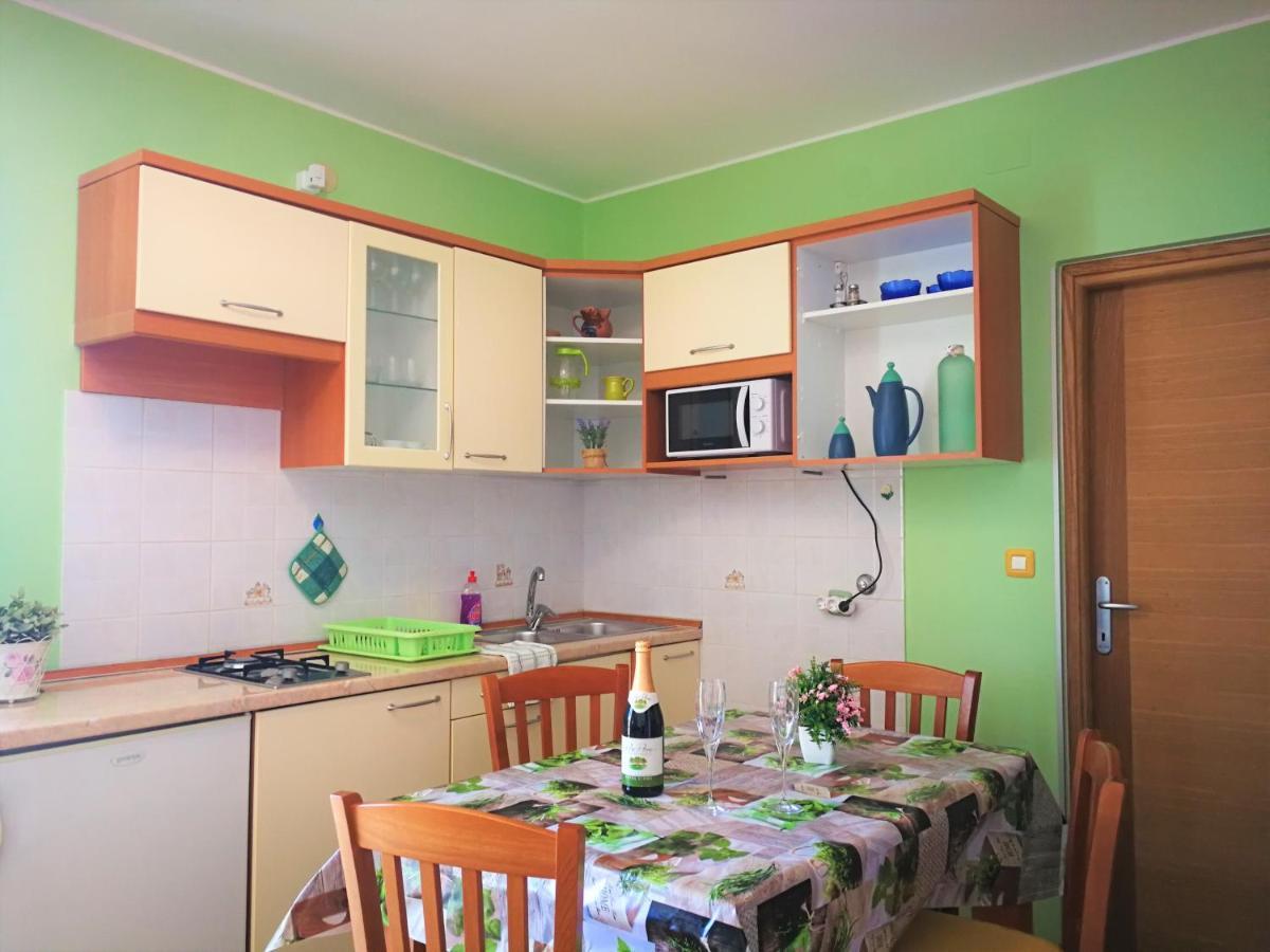 Apartments Bilic With Garden & Swimming Pool - 50M From The Beach Pjescana Uvala Exteriér fotografie